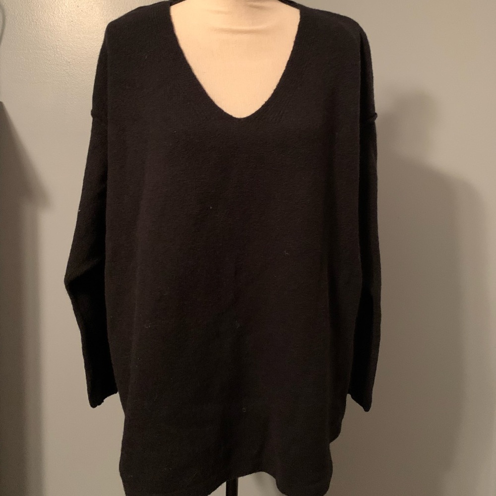Free People Black V-neck Sweater NWT